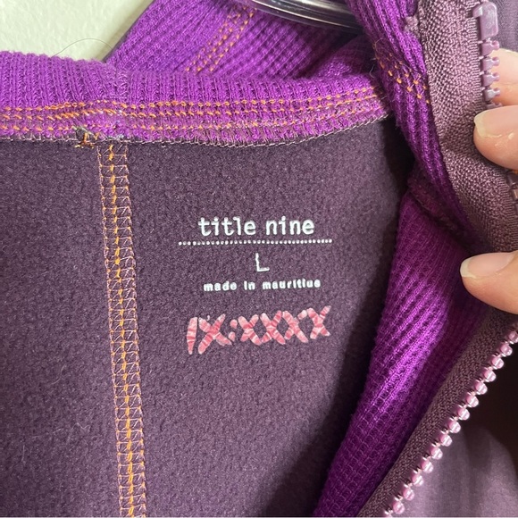 Title Nine Size Large Purple Performance Full Zip Hooded Fleece Lined Vest RSB - Picture 5 of 6